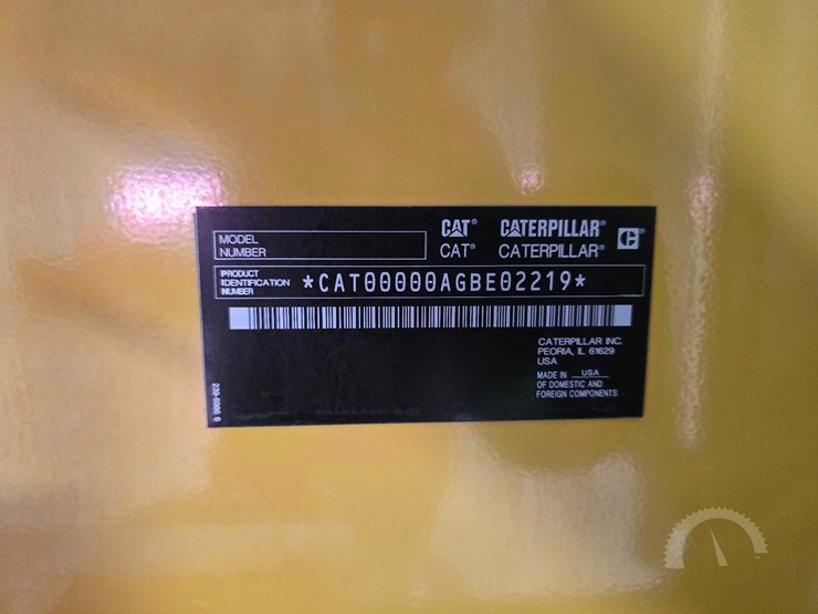 2015-caterpillar-xq30-8-image-17