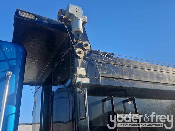 2019-freightliner-122sd-image-30