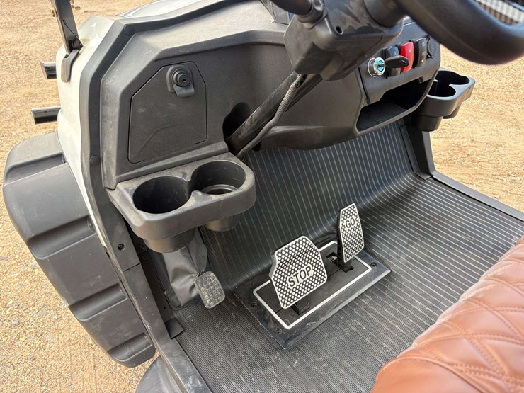 2026-sd-lanch-street-legal-6-seater-golf-cart-w/-on-board-charger-image-9