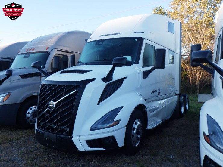 2025-volvo-vnl860-image-1