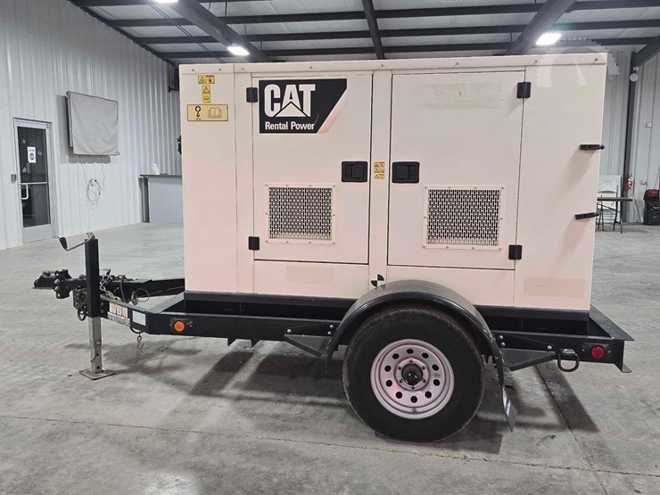 2015-caterpillar-xq30-8-image-6