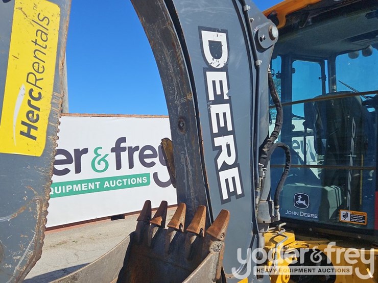 2018-deere-410l-image-28