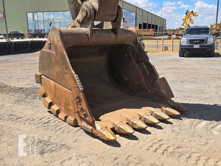 2016-caterpillar-336fl-image-10