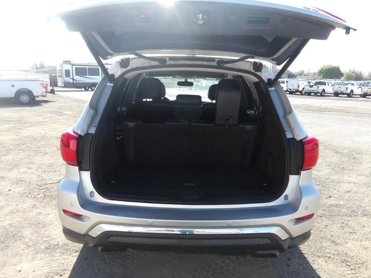 2019-nissan-pathfinder-sl-image-12