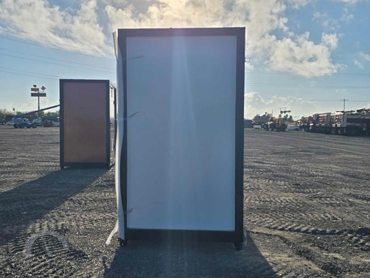 mobile-toilet-with-shower-image-6