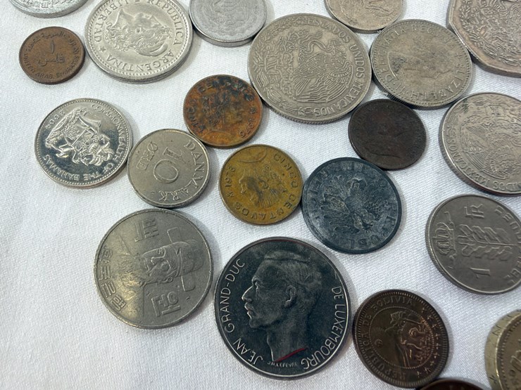 #40136-•-bag-of-misc-foreign-coins-image-4
