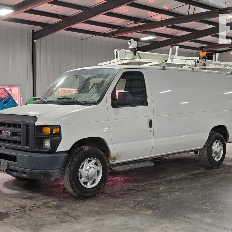2013 FORD ECONOLINE 350