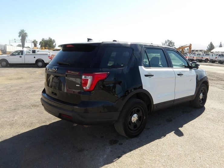 2019-ford-explorer-image-4