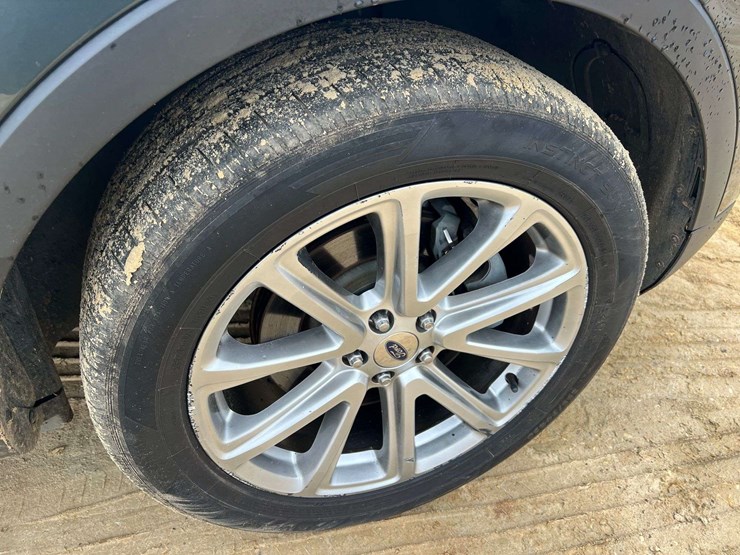 2016-ford-explorer-limited-image-27