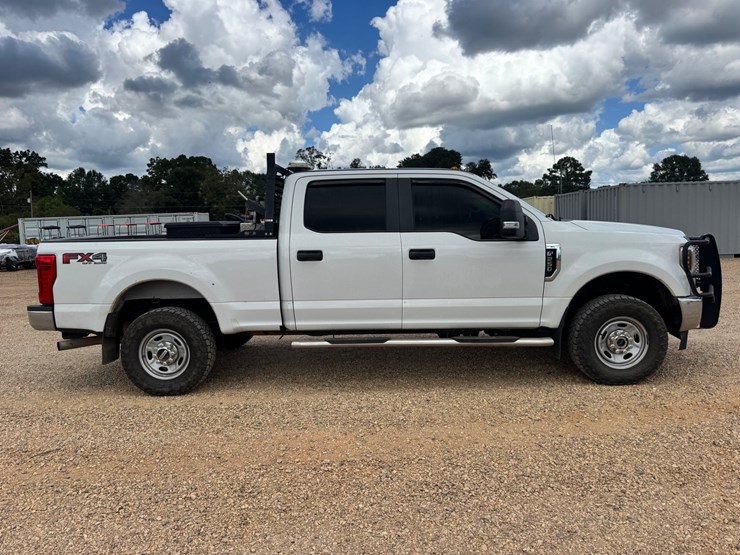 2019-ford-f250-xl-image-6