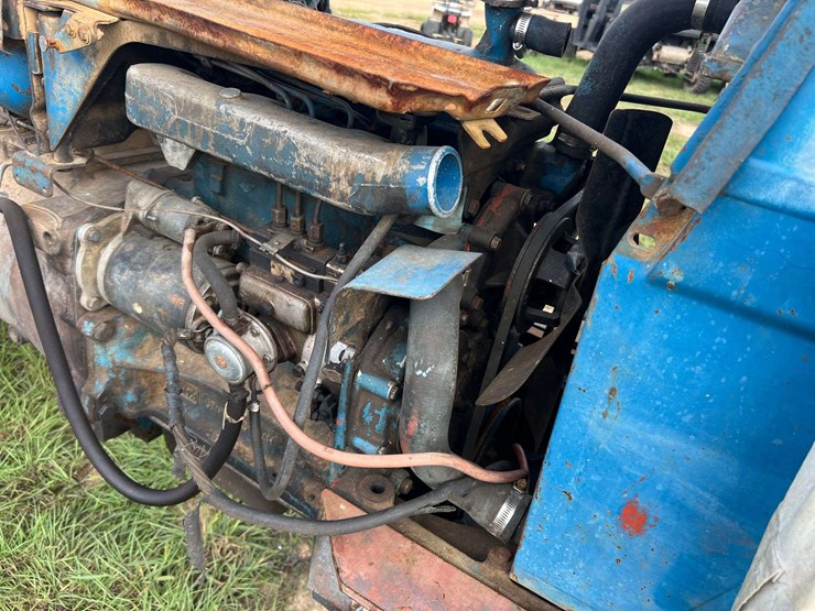 ford-4000-image-33