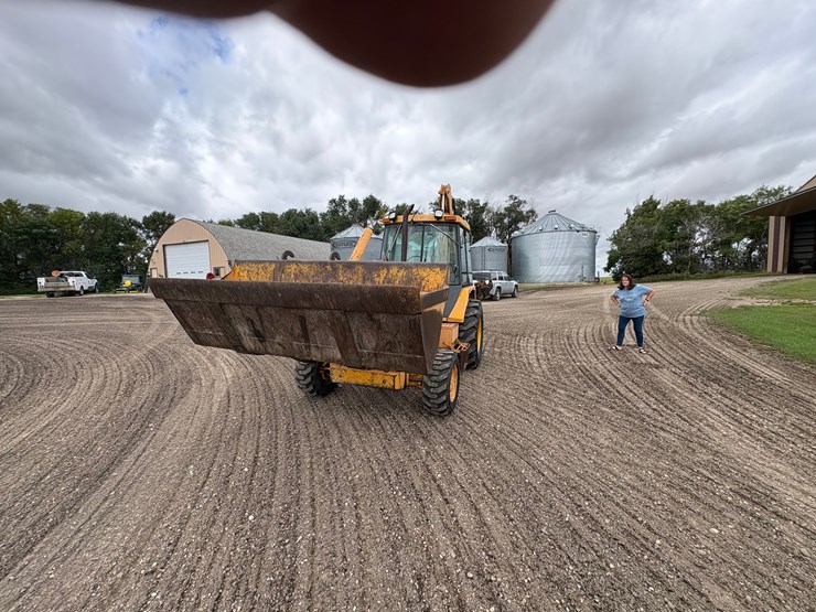 2013-john-deere-410-image-3