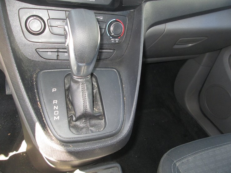 2023-ford-transit-connect-image-24