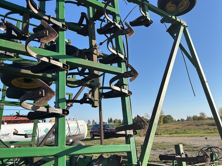 john-deere-1060-image-11