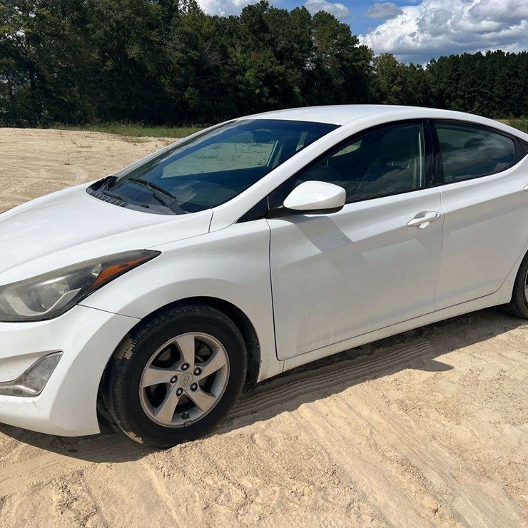 2015 Hyundai Elantra 4-Door Sedan (177,178 Miles)