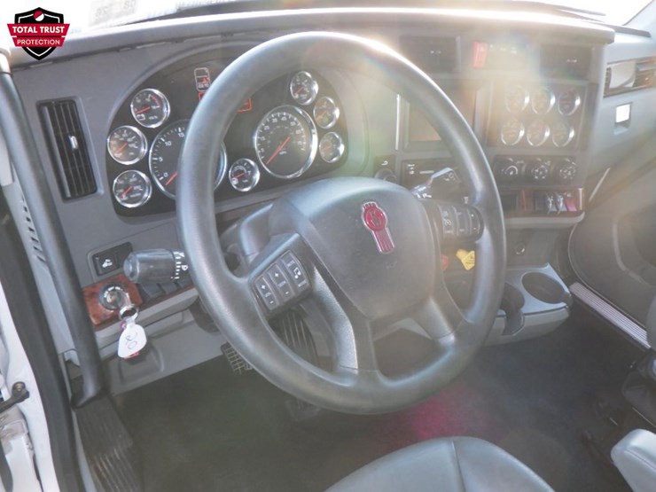 2022-kenworth-t680-image-15