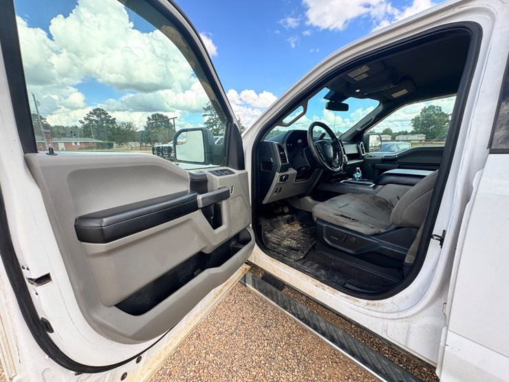 2020-ford-f150-xlt-image-12