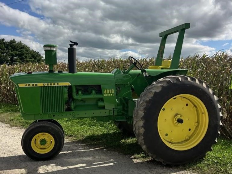 john-deere-4010-image-2
