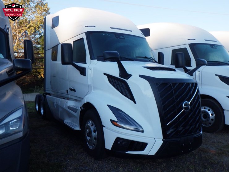 2025-volvo-vnl860-image-3