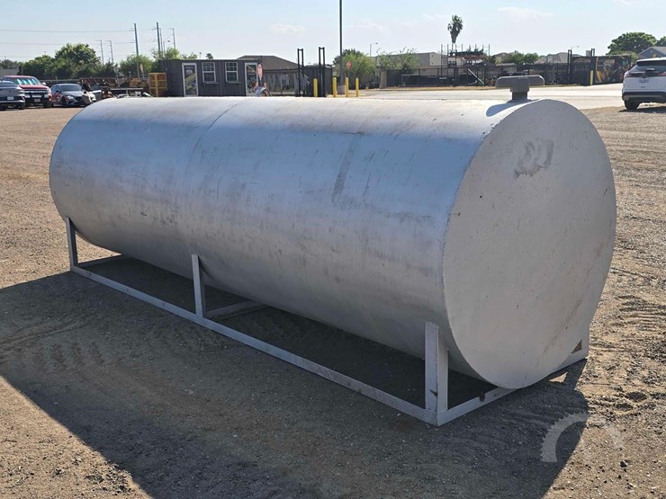 1,000-gallon-steel-skid-mounted-fuel-storage-tank-image-2