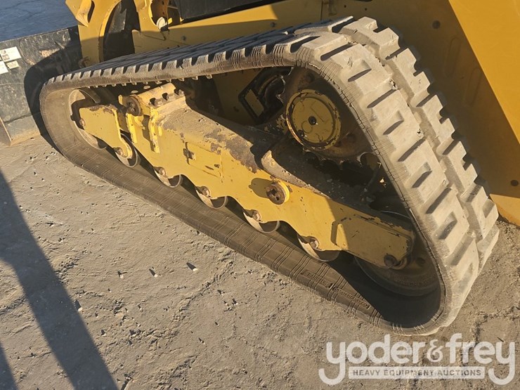 2021-caterpillar-299d3-image-11