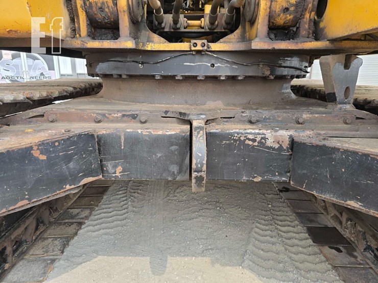 1996-caterpillar-350l-image-23