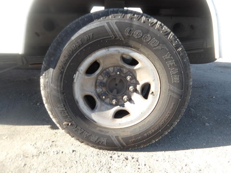 2003-chevrolet-silverado-utility-truck-image-6
