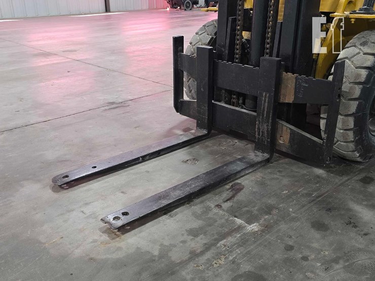 caterpillar-forklift-3681-image-9