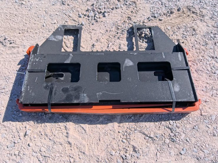 #3051-•-new-skid-steer-quick-attach-42-inch-pallet-forks-image-2