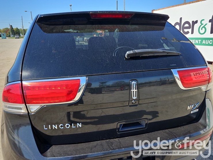 2011-lincoln-mkx-image-31