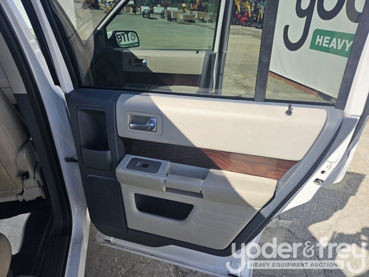 2009-ford-flex-image-31