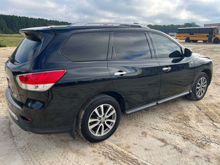 2016-nissan-pathfinder-image-3