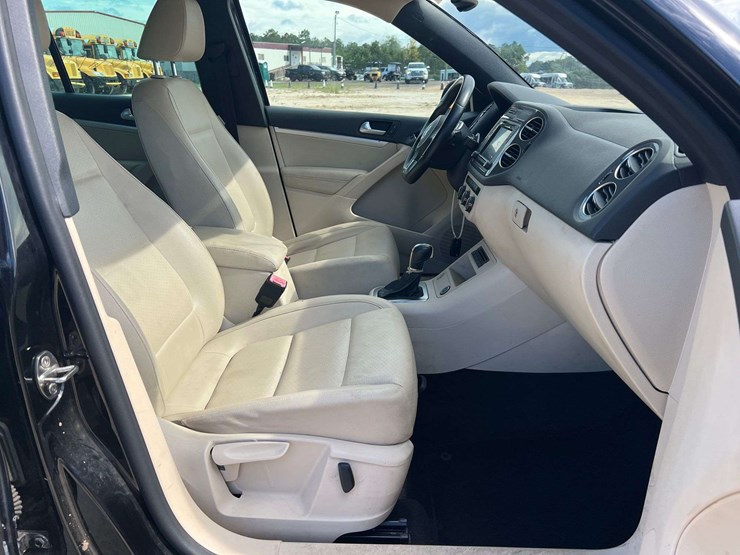 2016-volkswagen-tiguan-image-19