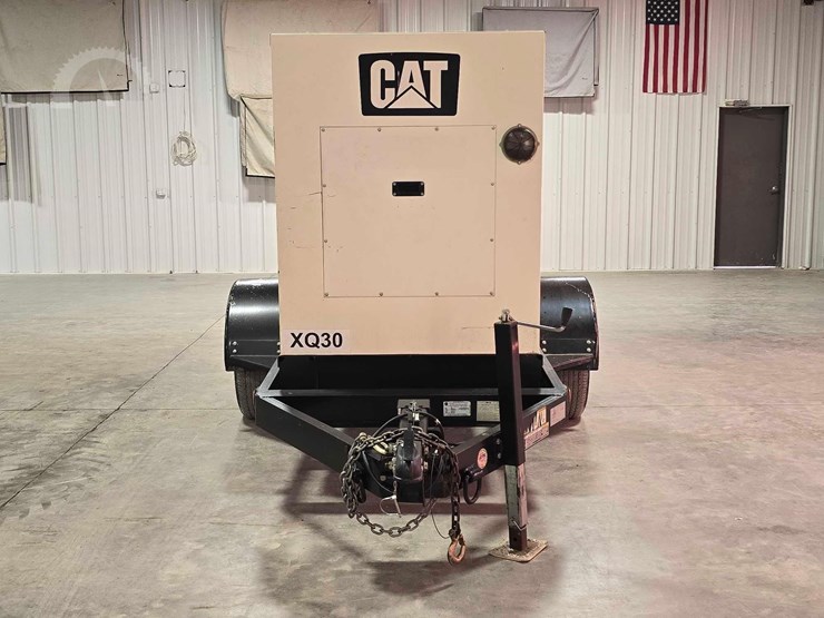 2015-caterpillar-xq30-8-image-7