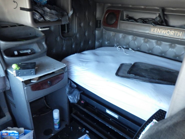 2005-kenworth-t2000-image-23