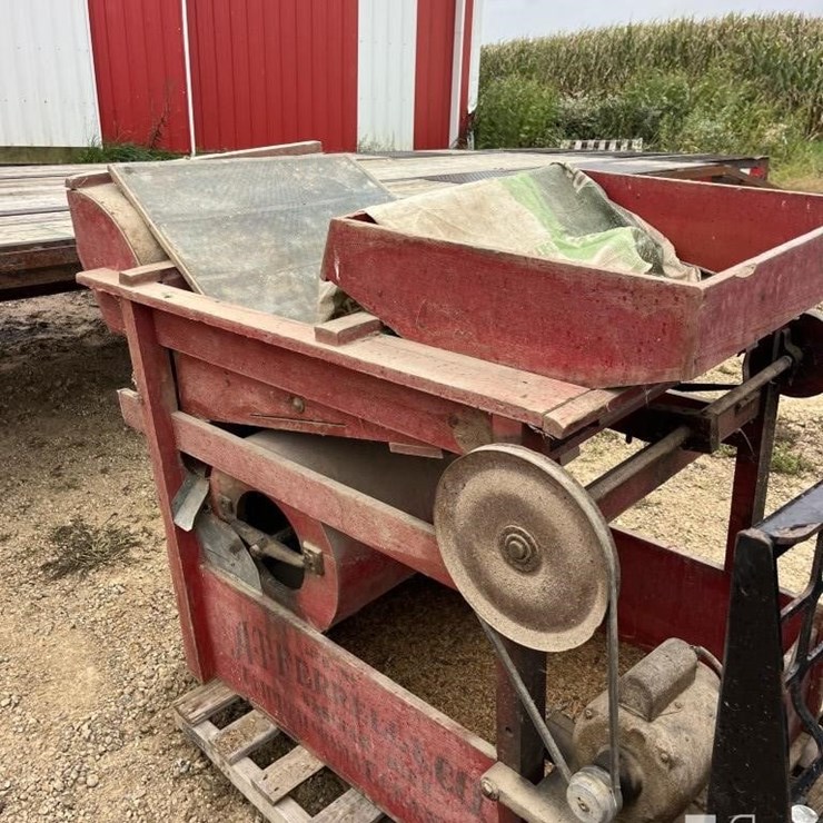 ANTIQUE A.T. FERRELL FANNING MILL