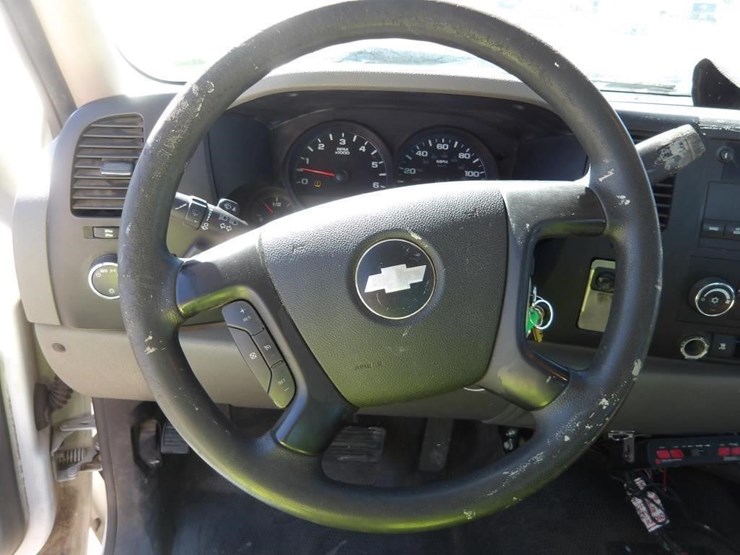2009-chevrolet-silverado-pickup-truck-image-10