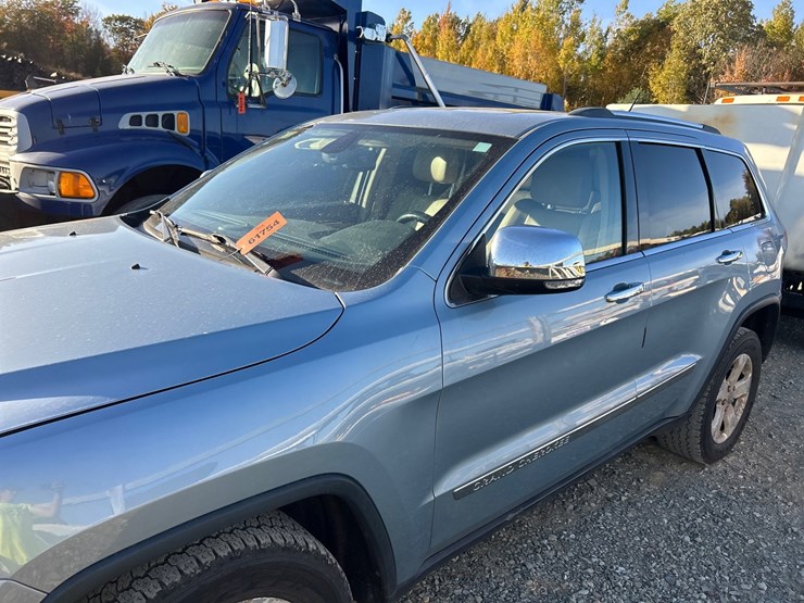 2012-jeep-grand-cherokee-image-12