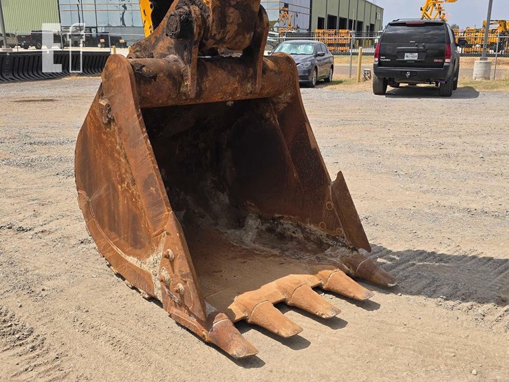 2023-jcb-220x-lc-image-10