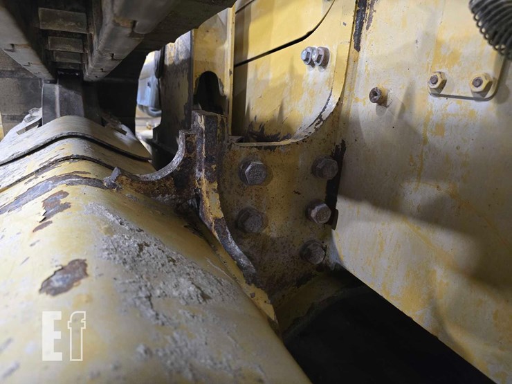 2022-caterpillar-d1-image-26