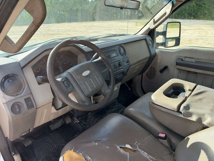 2008-ford-f550-image-11