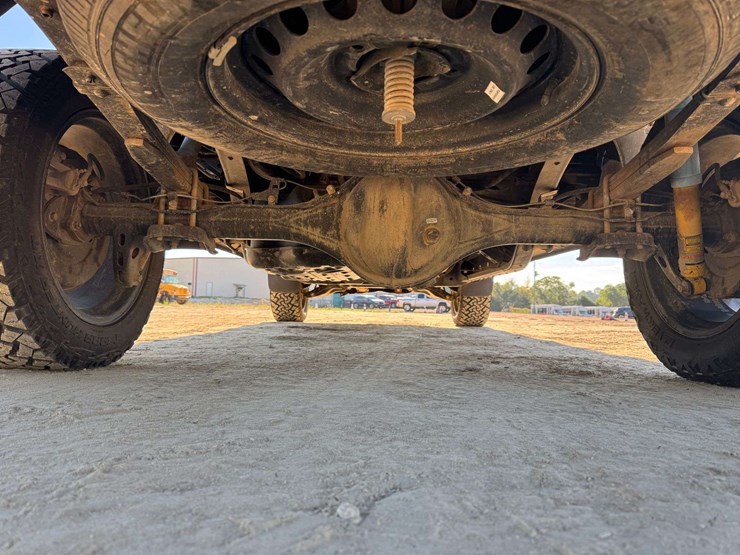 2011-toyota-tundra-sr5-image-23