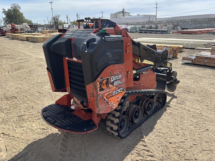 2018-ditch-witch-sk600-image-3