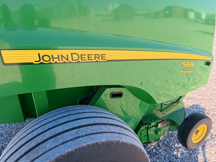 john-deere-569-premium-image-51