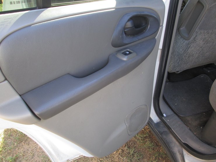 2003-chevrolet-trailblazer-image-16