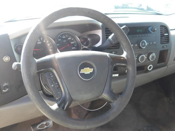 2012-chevrolet-silverado-2500-image-12
