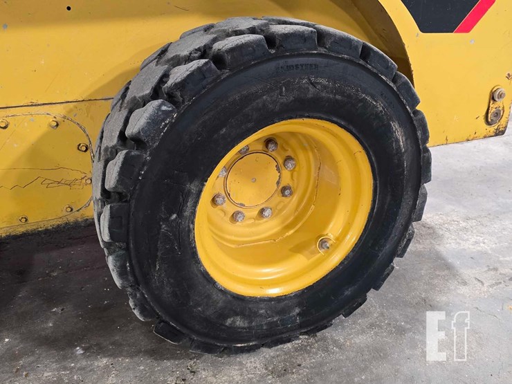2012-caterpillar-252b3-image-23