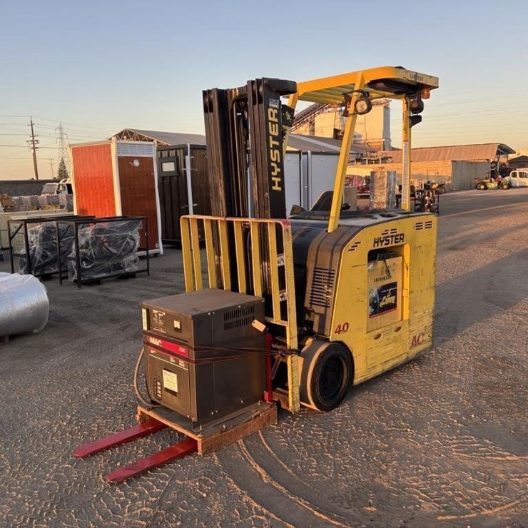 Hyster E40HSD2-21 Forklift