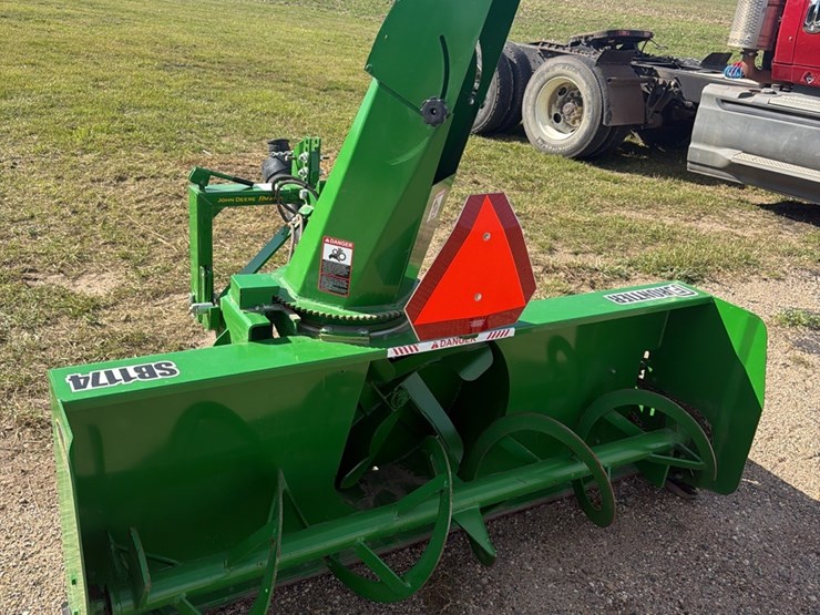 frontier-model-sb1174-like-absolutely-brand-new-3-point-snow-blower,-hydraulic-chute,-john-deere-jiffy-hitch,-none-nicer,-check-photos-image-18