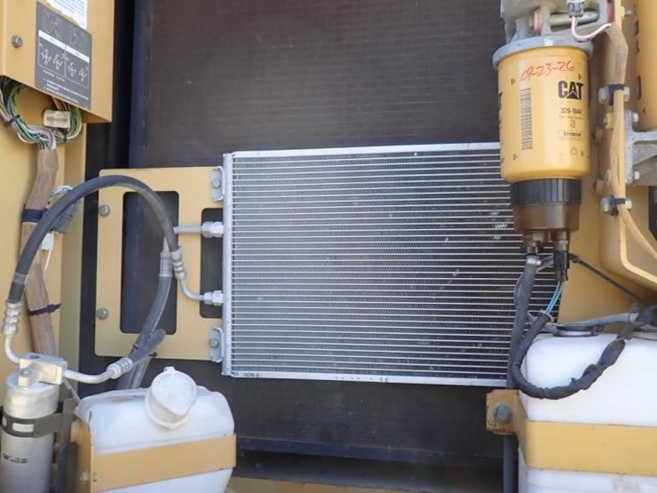 caterpillar-330c-image-12